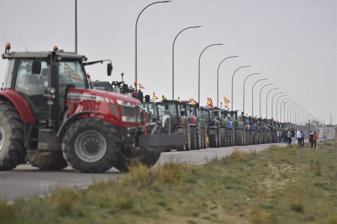 Decenas de tractores en las protestas del sector primario