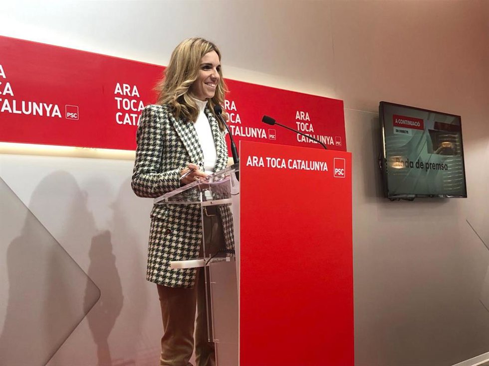 La portavoz del PSC, lia Tortolero, en una rueda de prensa en la sede del partido