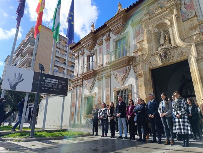La Diputación se concentra en memoria de los guardias civiles fallecidos en Barbate tras ser embestidos por una narcolancha.