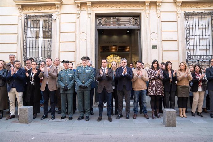 Concentración en memoria de los guardias civiles fallecidos en Barbate (Cádiz) celebrada en la Diputación Provincial de Almería