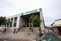 Detenido por romper una crislatera en la estación de Plaza de Armas de Sevilla y amenazar a los viajeros