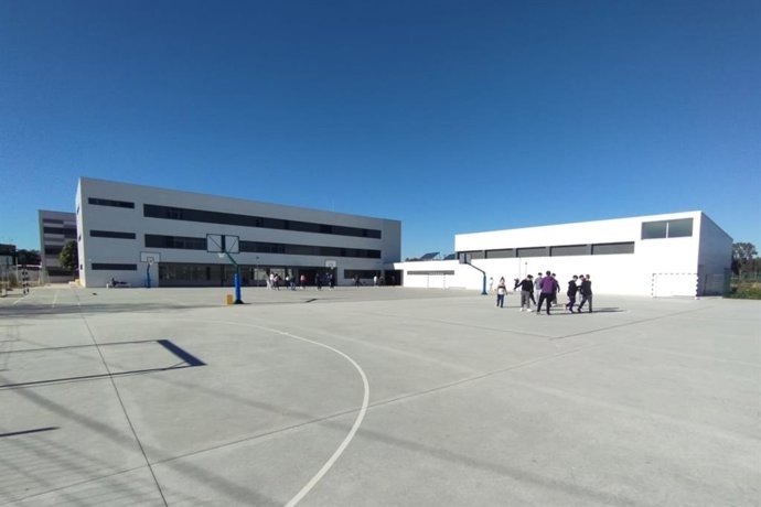 Vista exterior del IES El Molinillo de Guillena.