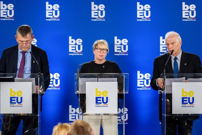 Philippe Lazzarini, comisionado de la UNRWA, Caroline Gennez, ministra de Desarrollo de Bélgica, y Josep Borrell, Alto Representante de Política Exterior de la UE