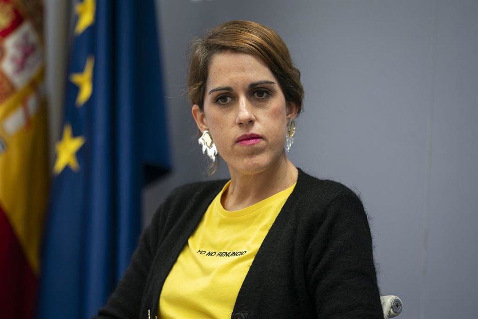 Archivo - La fundadora del club Malasmadres, Laura Baena, participa en un coloquio sobre menores, en la sede del ministerio, a 18 de diciembre de 2023, en Madrid (España). 