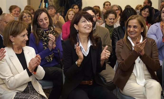 La ministra de Igualdad, Ana Redondo (c), participa en un acto sectorial en el Hotel Occidental de Vigo, a 12 de febrero de 2024, en Vigo, Pontevedra, Galicia (España).