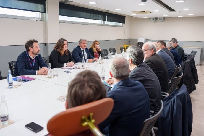 Imagen de la reunión de Joan Laporta con representantes de varios colectivos de opinión del FC Barcelona