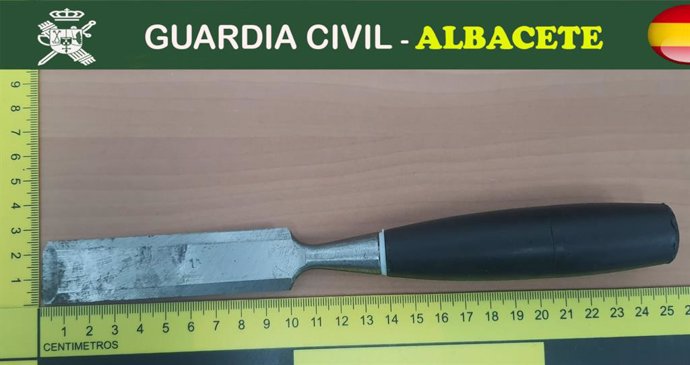 La Guardia Civil de Albacete detiene a una persona e impide el robo en un comercio de Letur.