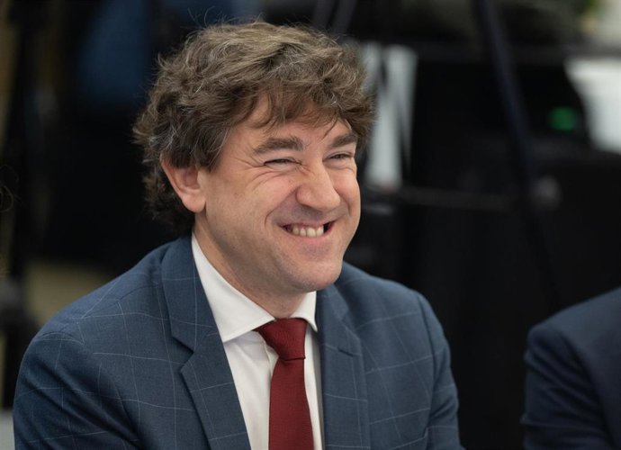 Archivo - El secretario general y candidato a lehendakari del PSE-EE, Eneko Andueza.
