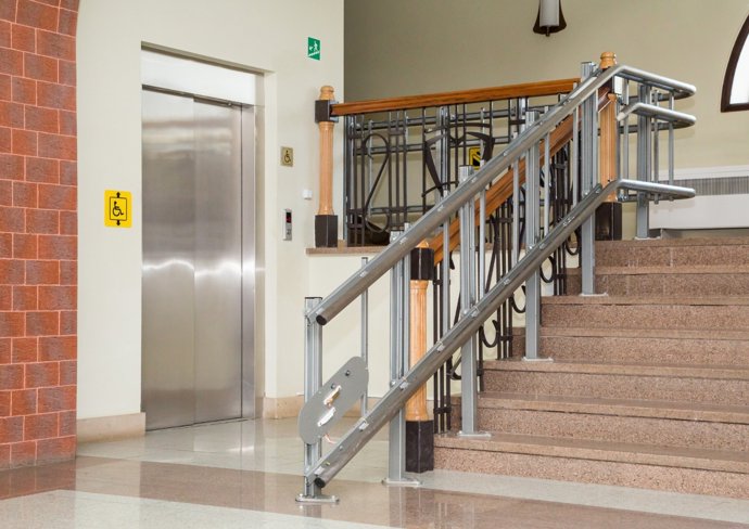 Archivo - Mecanismo para facilitar la accesibilidad en una comunidad de propietarios.