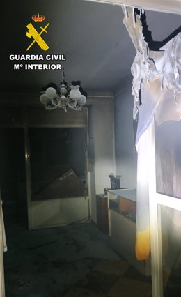 Interior de la vivienda afectada por el incendio.