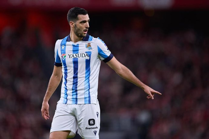 El centrocampista español Mikel Merino durante un partido con la Real Sociedad