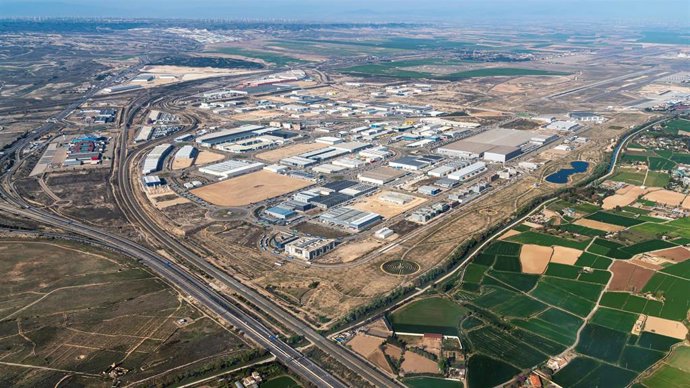 Archivo - APL y Montepino firman la venta de una parcela de más de 17.000 m2 en Plaza.