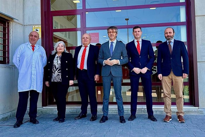 El consejero de Economía, Hacienda y Empresa, Luis Alberto Marín, visita la empresa Catalina Food Solutions.