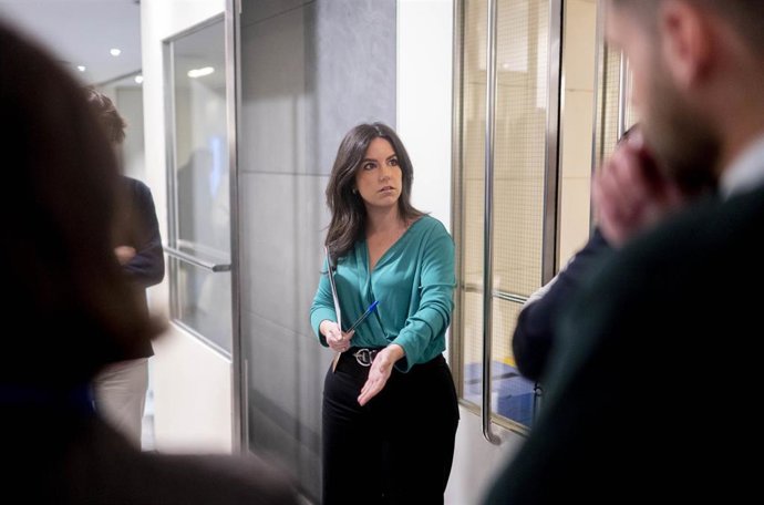 La portavoz de VOX en el Congreso, Pepa Millán, a su llegada a una rueda de prensa anterior/posterior a una Junta de Portavoces, en el Congreso de los Diputados, a 13 de febrero de 2024, en Madrid (España).