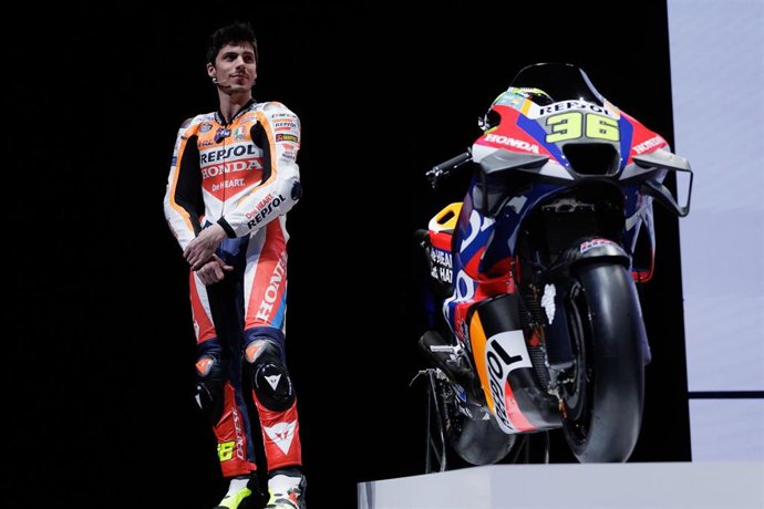 El piloto español Joan Mir, en la presentación del Repsol Honda para 2024. 