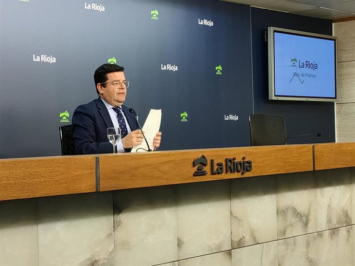 El portavoz del Gobierno de La Rioja, Alfonso Domínguez, en comparecencia de prensa