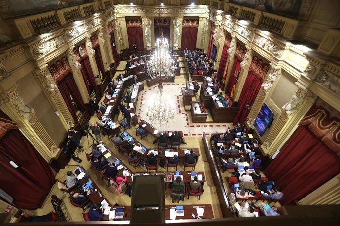 Vista general de la Sala de las Cariátides del Parlament.
