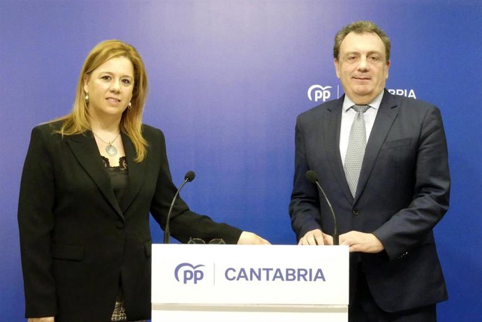 Elena Castill y Félix de las Cuevas, senadora y diputado del PP por Cantabria