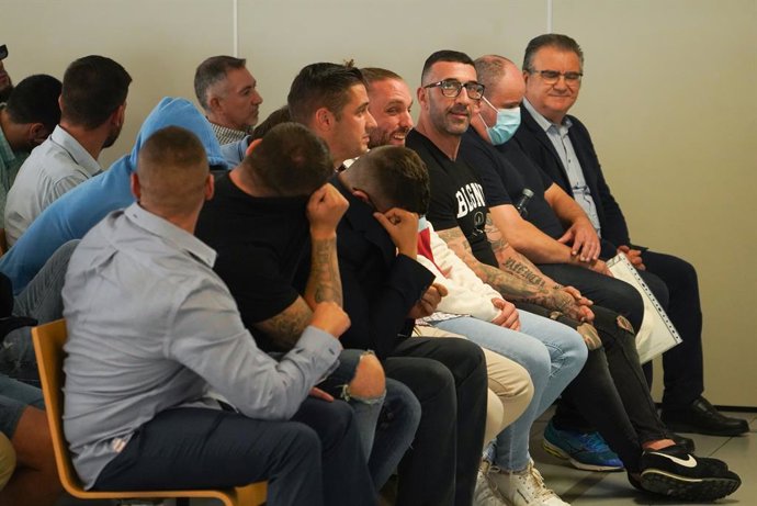 Archivo - Alguns dels 28 acusats per les agressions registrades en la manifestació del 9 d'octubre del 2017. 