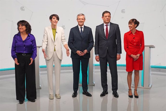 (I-D) La candidata de Podemos Galicia a la Presidencia de la Xunta, Isabel Faraldo, la candidata del BNG a la Presidencia de la Xunta de Galicia, Ana Pontón, el presidente de la Xunta de Galicia y candidato del PP a la reelección, Alfonso Rueda, el cand