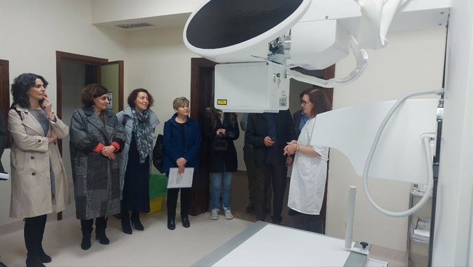 La consejera de Salud, Soledad Saavedra, visita el hospital de Jarrio.