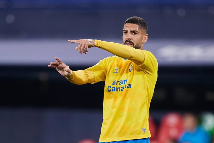 Archivo - Alex Suarez of UD Las Palmas reacts during the LaLiga EA Sports match between CA Osasuna and UD Las Palmas at El Sadar on November 11, 2023, in Pamplona, Spain.