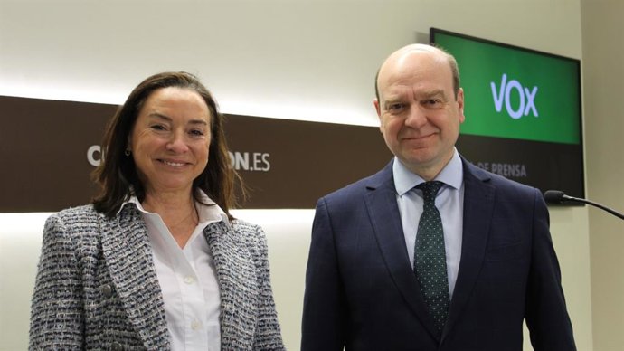 Los diputados de VOX en la Cortes de Aragón, Carmen Rouco y Santiago Morón