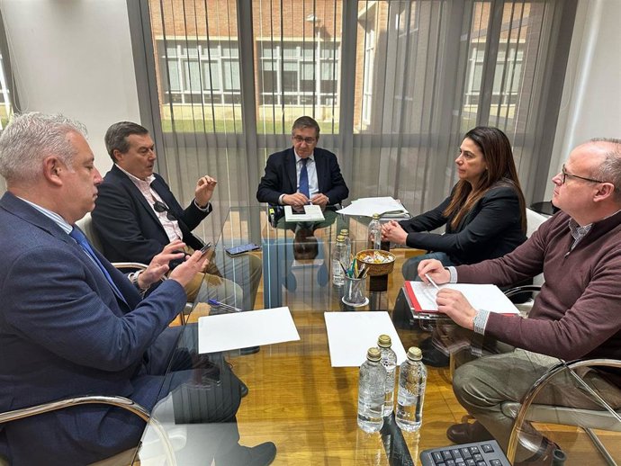 Educación y Sanidad unen fuerzas para hacer "atractiva" a los estudiantes la especialidad de Medicina Familiar