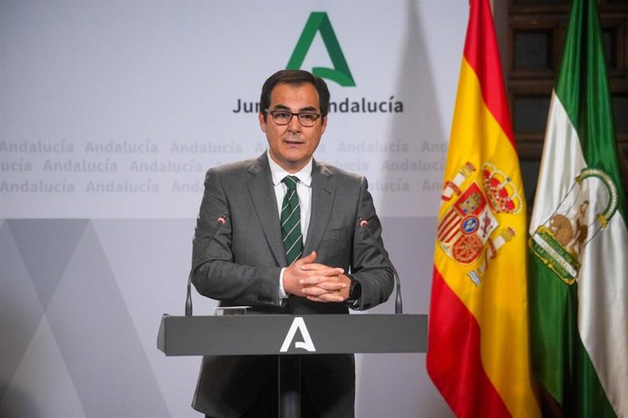 El consejero de Justicia, Administración Local y Función Pública José Antonio Nieto Ballesteros durante la rueda de prensa posterior al Consejo de Gobierno andaluz en el Palacio de San Telmo. A 13 de febrero del 2024, en Sevilla (Andalucía, España). Com