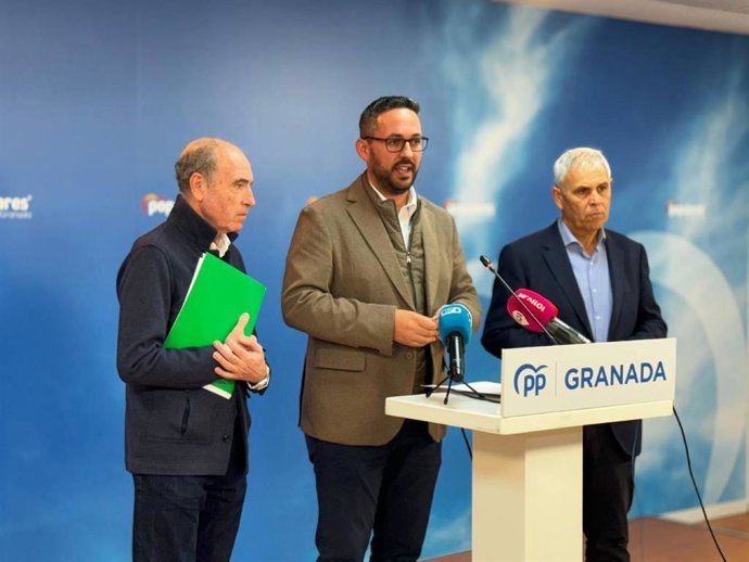 El PP de Granada muestra su apoyo a los agricultores de la provincia