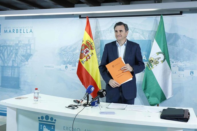 El portavoz municipal de Marbella, Félix Romero, en rueda de prensa