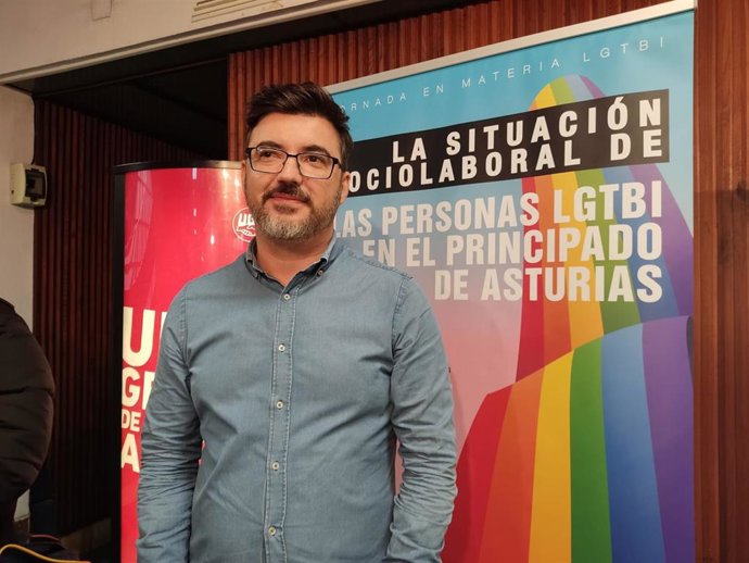 Archivo - El Responsable Confederal del Área LGTBI de UGT, Toño Abad.