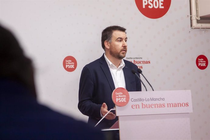 El portavoz de Empleo y Agricultura del grupo socialista en las Cortes de Castilla-La Mancha, Antonio Sánchez Requena.