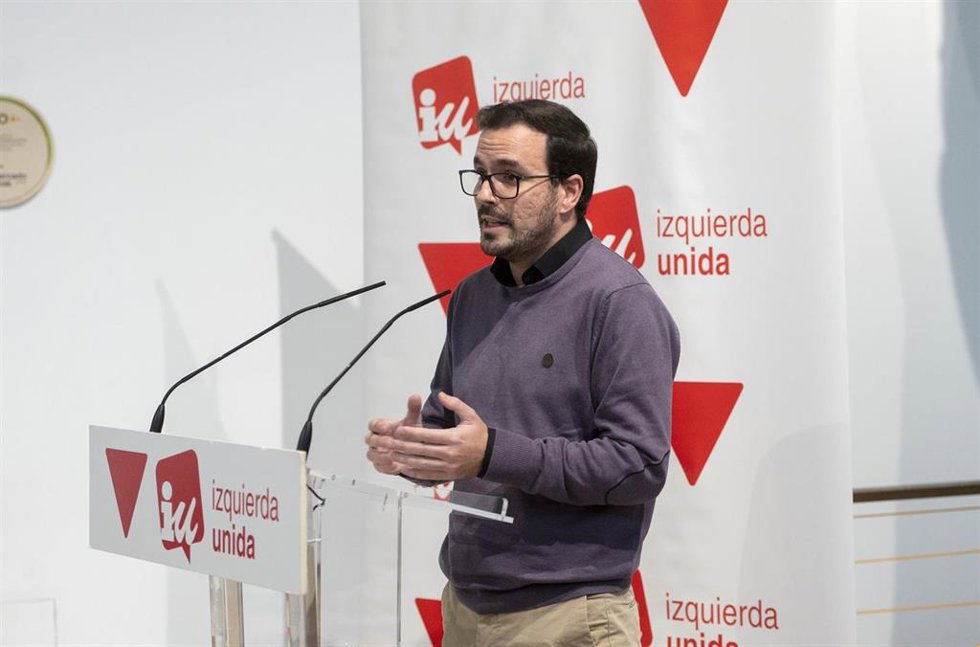 Archivo - El hasta ahora ministro de Consumo, Alberto Garzón, interviene despidiéndose de la formación ya que abandona la primera línea política, durante una reunión de la Coordinadora Federal de IU, en el Espacio Ecooo, a 1 de diciembre de 2023, en Mad