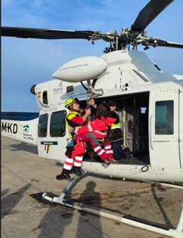 21 Profesionales Realizan Un Curso De Colaboración 061 Y La Rioja Cuida Con El Helicóptero De Rescate De Medio Natural