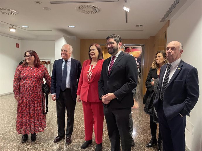 El vicepresidente primero del Gobierno de Aragón, Alejandro Nolasco, y la secretaria de Estado de Agricultura, Begoña García, han asistido a la inauguración del IX Foro Nacional de Desarrollo Rural.