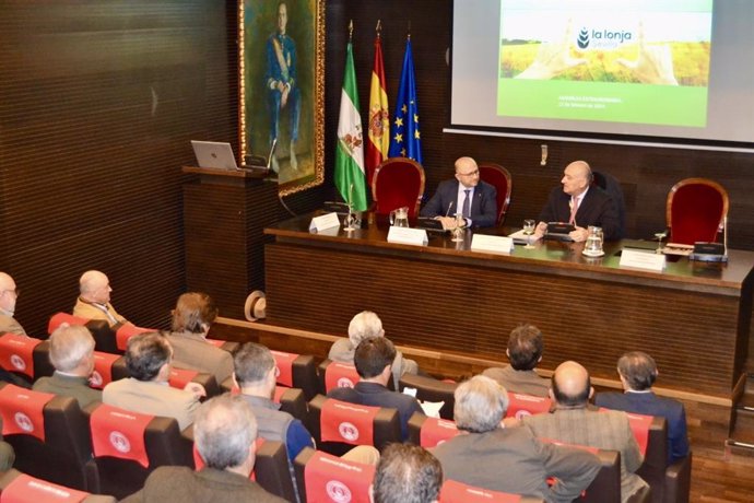 El secretario general de Agricultura, Ganadería y Alimentación, Manuel Gómez Galera, ha pedido al Ministerio de Agricultura, Pesca y Alimentación la defensa ante la Comisión Europea de una modificación profunda o la retirada del Pacto Verde Europeo.