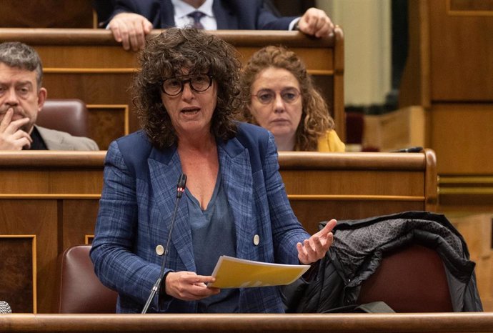 La diputada de ERC Teresa Jord interviene durante una sesión de control al Gobierno, en el Congreso de los Diputados, a 7 de febrero de 2024, en Madrid (España).