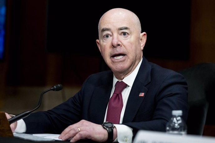 Archivo - October 31, 2023, Washington, District of Columbia, USA: U.S. Secretary of Homeland Security ALEJANDRO MAYORKAS speaking at a hearing of the Senate Homeland Security and Governmental Affairs Committee at the U.S. Capitol.