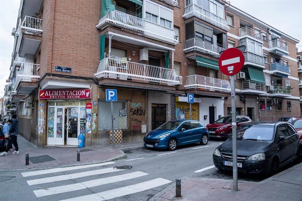 Fachada del domicilio donde un hombre ha apuñalado a su vecina, a 13 de febrero de 2024, en Carabanchel, Madrid (España).