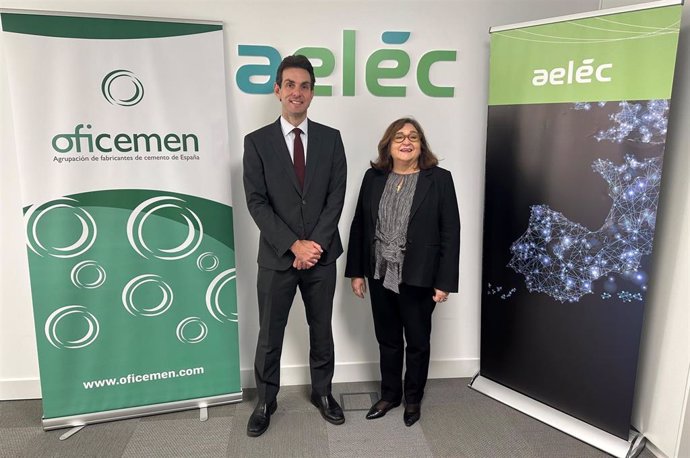 Acuerdo Oficemen y Aelec, firmado por Alan Svaiter  presidente de Oficemen y Marina Serrano, presidenta de Aelec.