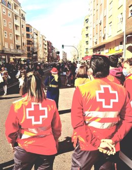 Archivo - Miembros de Cruz Roja en el Carnaval de Badajoz en una imagen de archivo