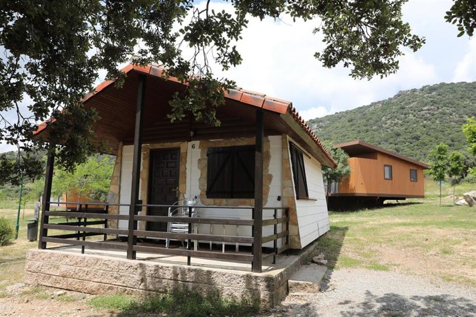 Archivo - Bungalow del Camping Monte Holiday en Gargantilla del Lozoya.