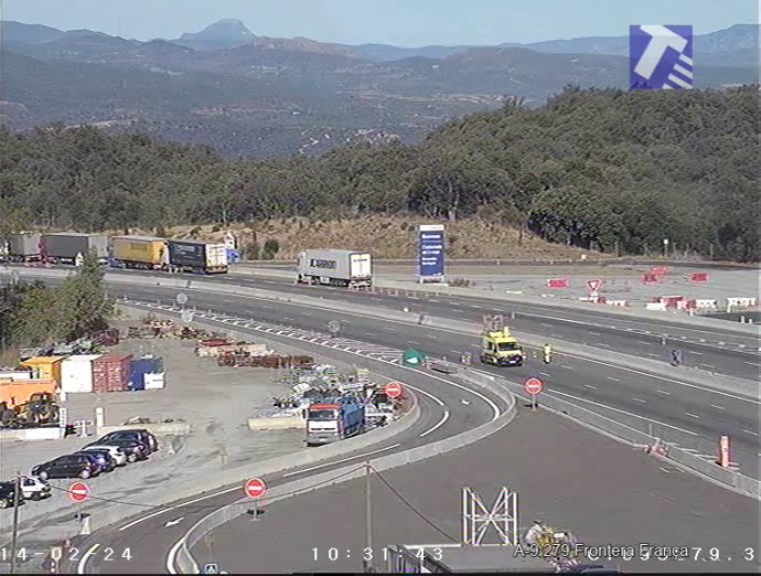 Reabren temporalmente los pasos de camiones en Puicerdà, Llívia (Girona) y Le Perthus