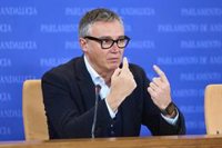 Vox afirma que Moreno se va a tener que "retratar" tras pedir la Audiencia informe sobre indultos a condenados de ERE