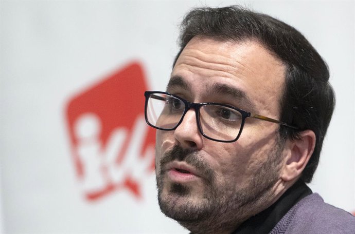 Archivo - El hasta ahora coordinador de IU , Alberto Garzón, interviene despidiéndose de la formación ya que abandona la primera línea política en la Coordinadora Federal de IU, en el Espacio Ecooo, a 1 de diciembre de 2023, en Madrid (España).