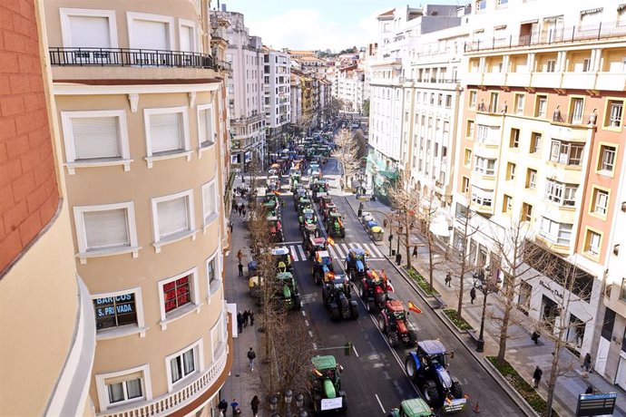 Archivo - Imagen de archivo de una tractorada anterior convocada por las organizaciones agrarias en Santander