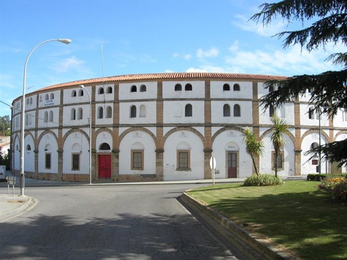 Archivo - Plaza de toros de Cáceres