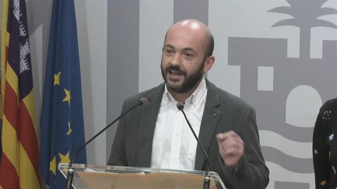 Archivo - El regidor de MÉS per Palma, Miquel Àngel Contreras, en rueda de prensa.