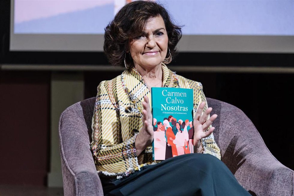 La presidenta del Consejo del Estado y exvicepresidenta del Gobierno, Carmen Calvo, durante la presentación de su libro Nosotras, en el Ateneo de Madrid, a 14 de febrero de 2024, en Madrid (España). 